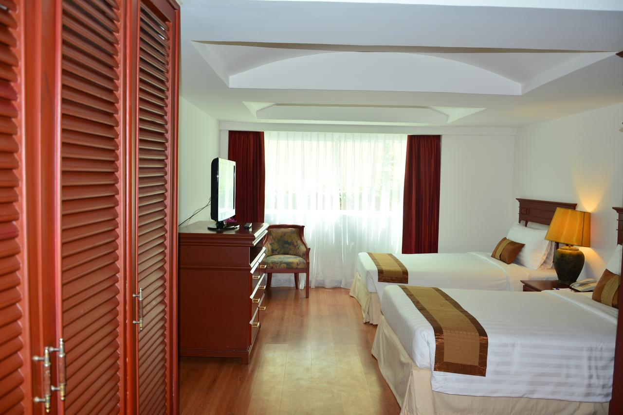Pride Beach Resort - Adults Only Patong Екстер'єр фото