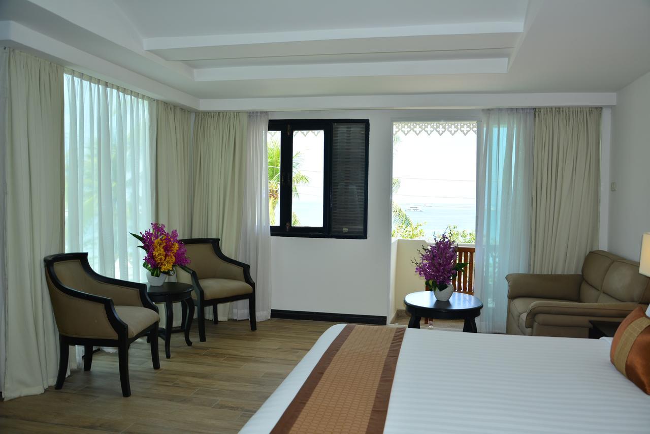 Pride Beach Resort - Adults Only Patong Екстер'єр фото