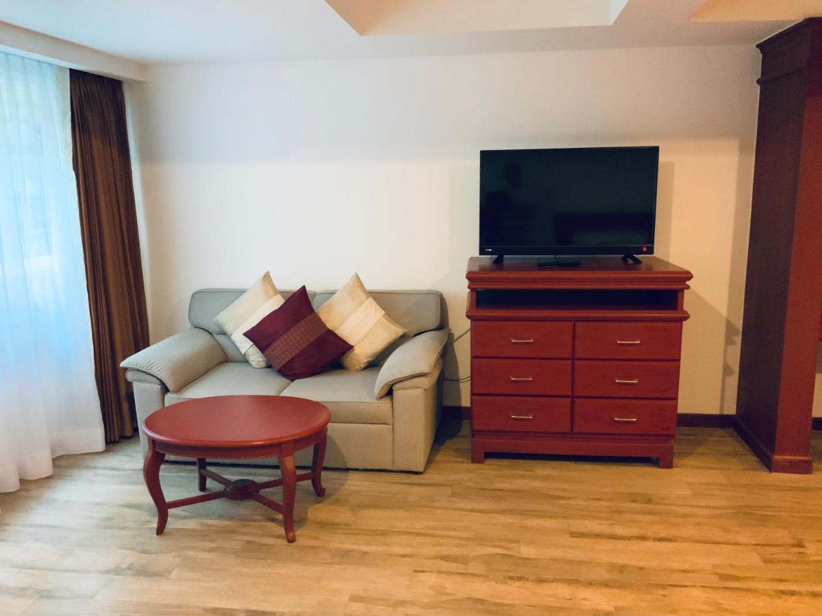 Pride Beach Resort - Adults Only Patong Екстер'єр фото