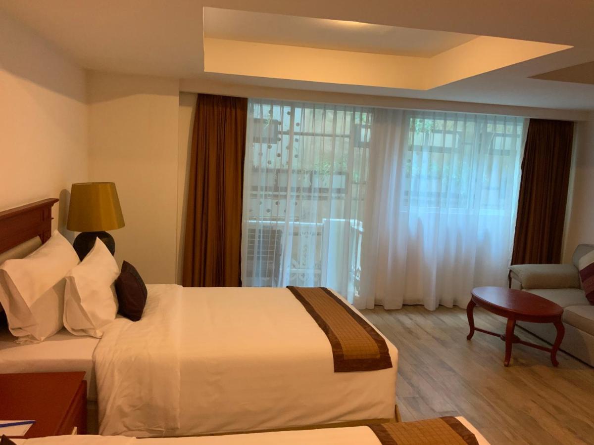 Pride Beach Resort - Adults Only Patong Екстер'єр фото