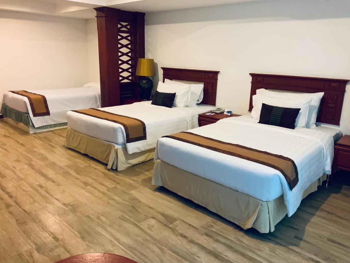 Pride Beach Resort - Adults Only Patong Екстер'єр фото