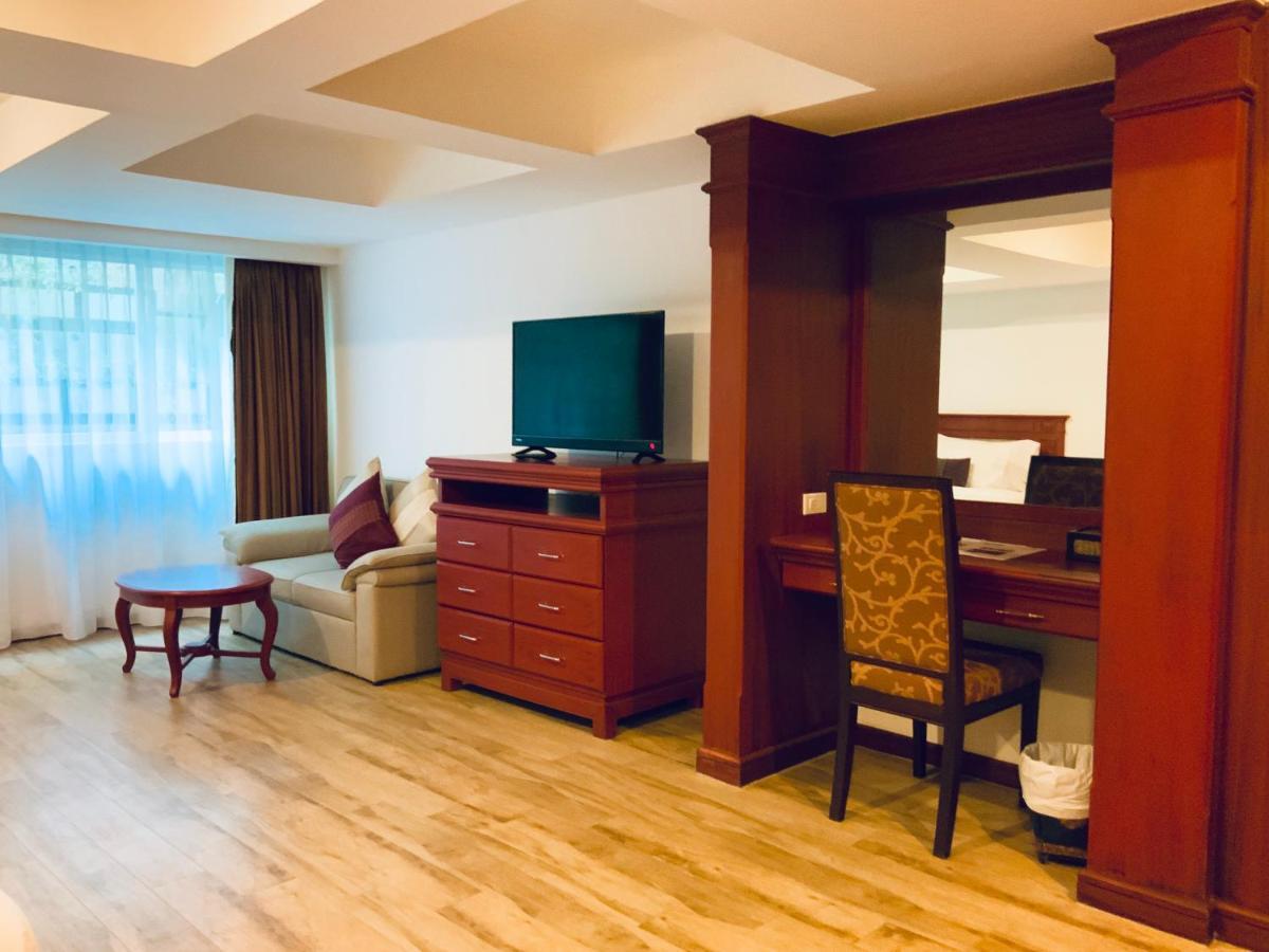 Pride Beach Resort - Adults Only Patong Екстер'єр фото