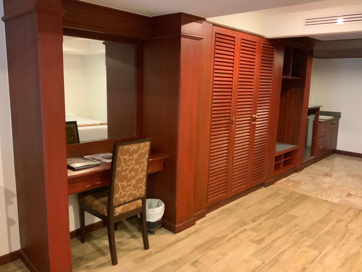 Pride Beach Resort - Adults Only Patong Екстер'єр фото