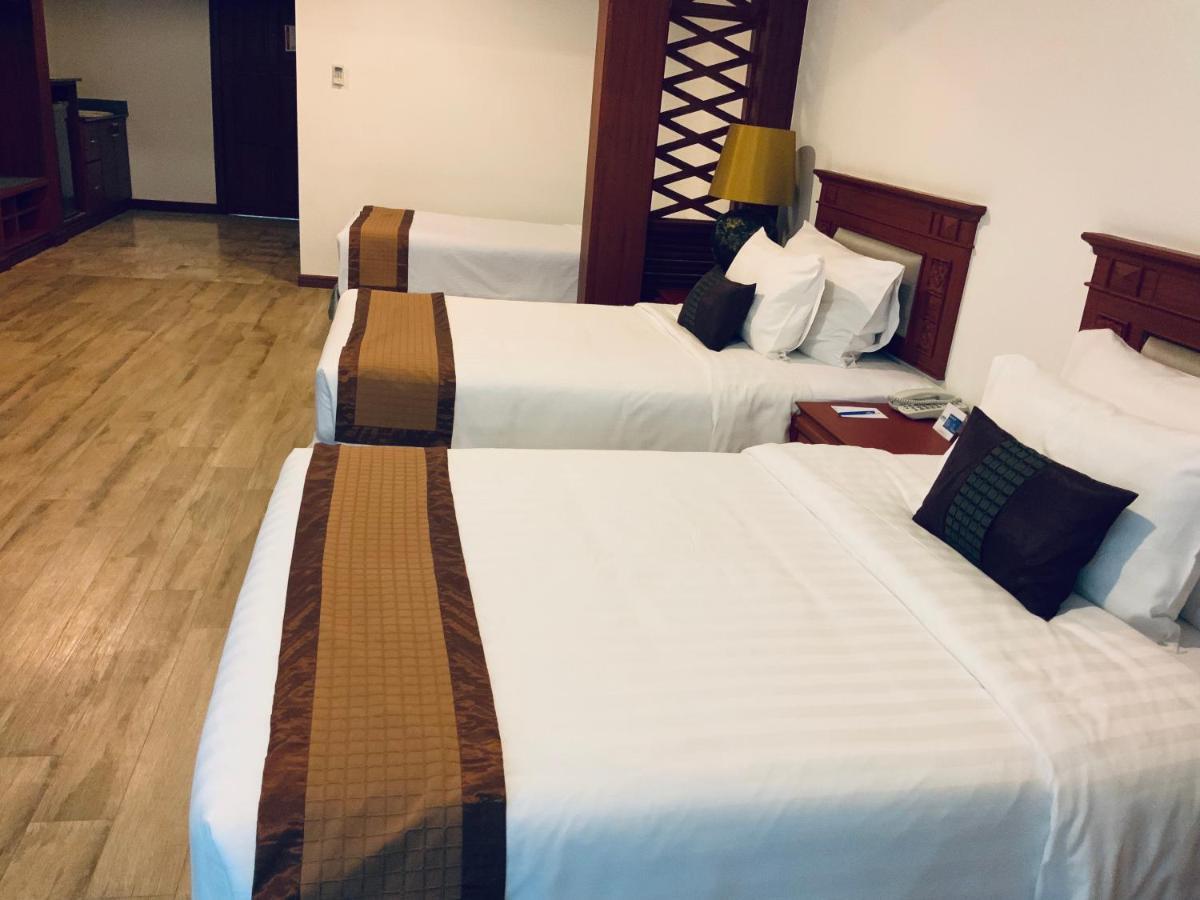 Pride Beach Resort - Adults Only Patong Екстер'єр фото